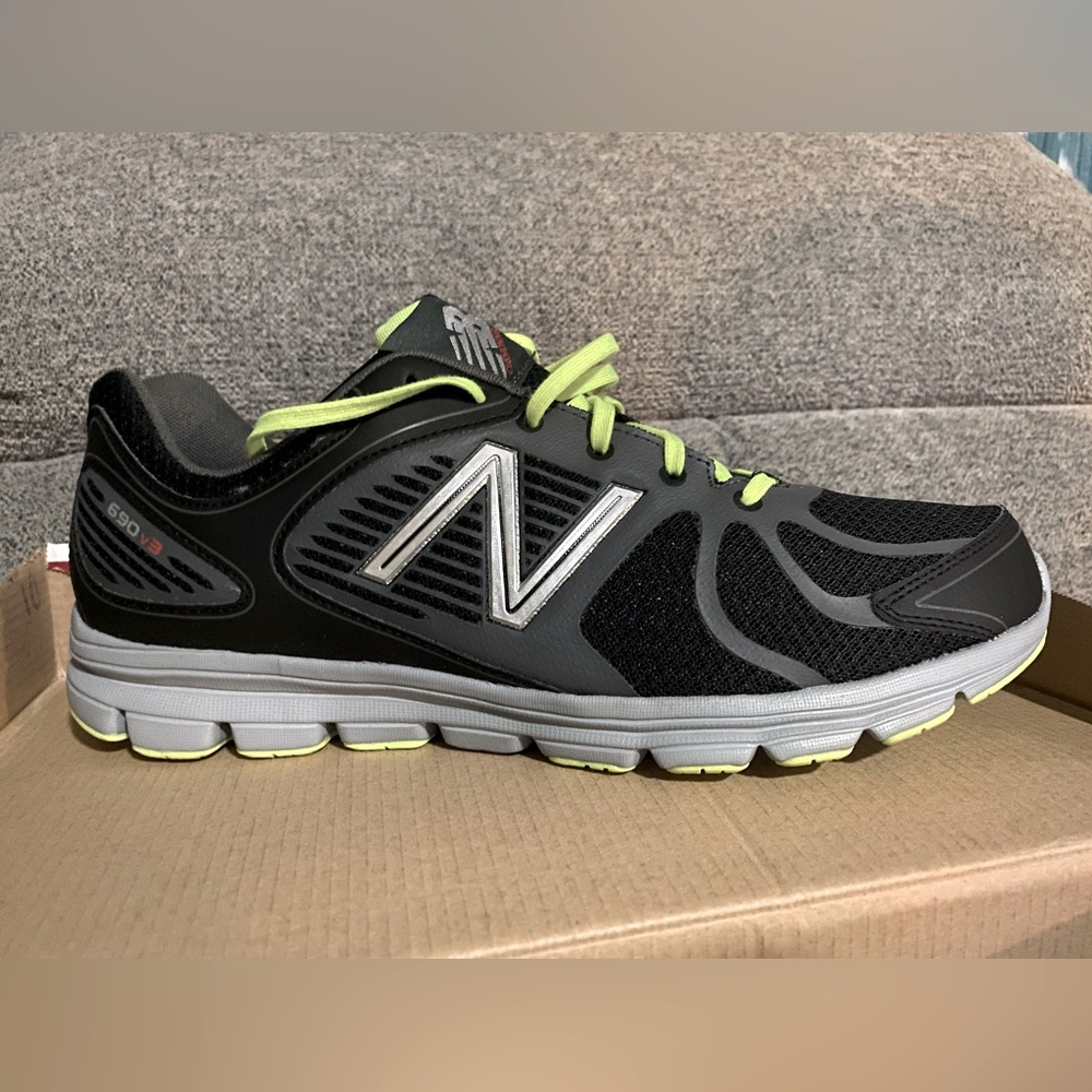 New Balance Men’s Running Shoes Size 12 Wide, 12 2E,  Grey w/ Neon Green Accents